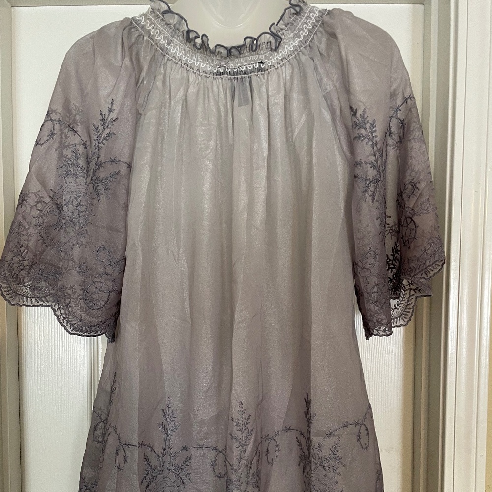 Jannie & Marlis • Sheer Embroidered Boho Tunic • camisole • Gray • Size L - Picture 6 of 11